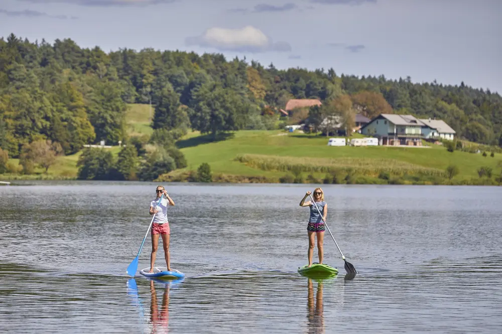 Que faire autour d&rsquo;un lac lorsqu&rsquo;on cherche une sortie nature ?